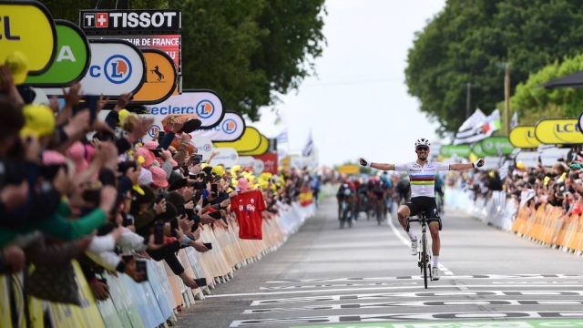 Tour de France 2021 # 1: Alaphilippe rsiste  la meute 