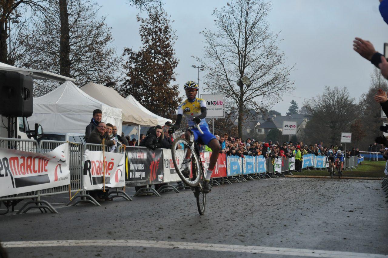 Retro 2013 Bretagne Cyclo cross : Crispin toujours au-dessus en cadets !