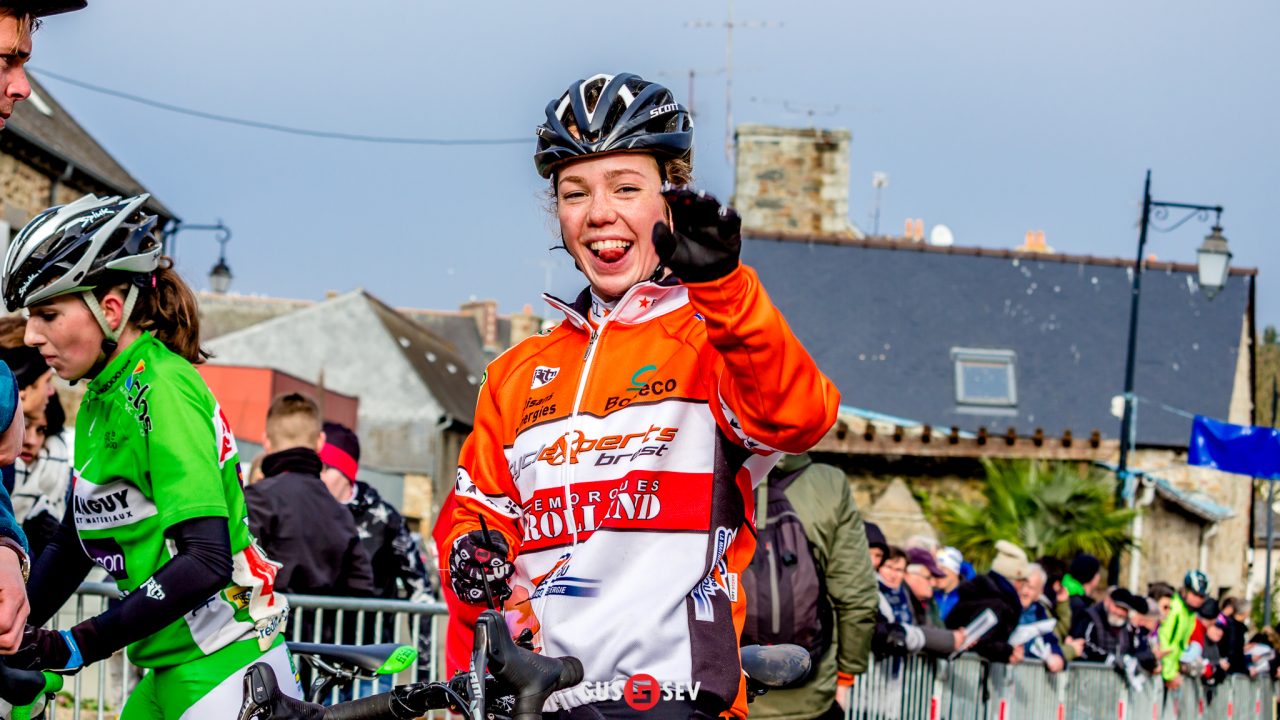 Juniors filles: Mana Galand remet a /Chtelaudren: championnats de Bretagne de cyclo-cross
