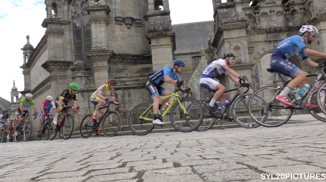 Championnats de Bretagne Pass Cyclistes à St Thégonnec