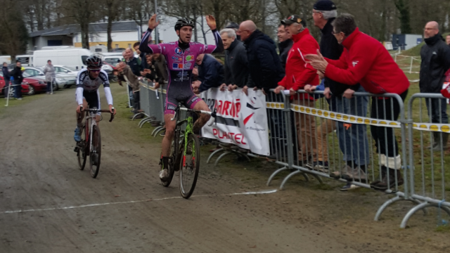 Cyclo-cross de Cohiniac  Cadets et fminines /Vido de Silvre Burlot