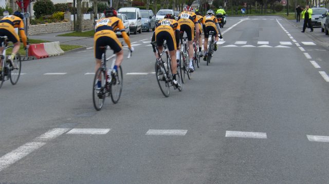 Tour du Pays de Lesneven et de la cte des Lgendes - 2me  tape Dimanche 1er Avril 2012 (Vido Jean-Luc Simon)