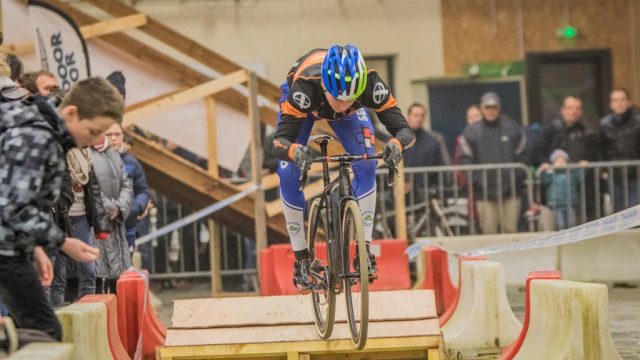 Cyclo cross indoor Carhaix 2015 (Vido de Sylvain Bozec)