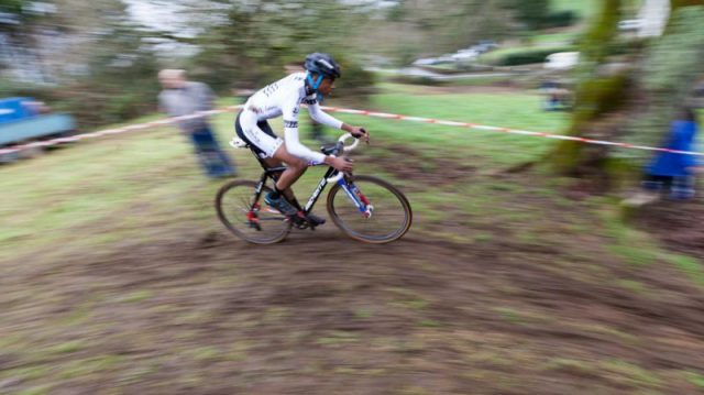 Cyclo-cross de Gouesnou /preuve des juniors, dames et cadets (Vido de  Jean Luc Simon)