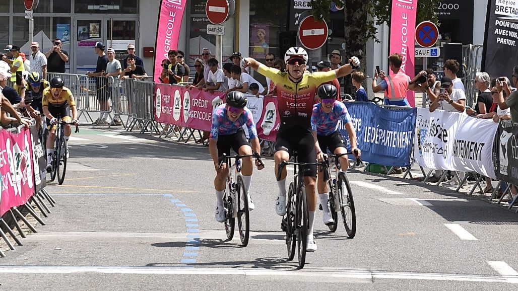 La Sportbreizh U19 UCI 2026 - Etape 3. Julien Faugeron au sprint.