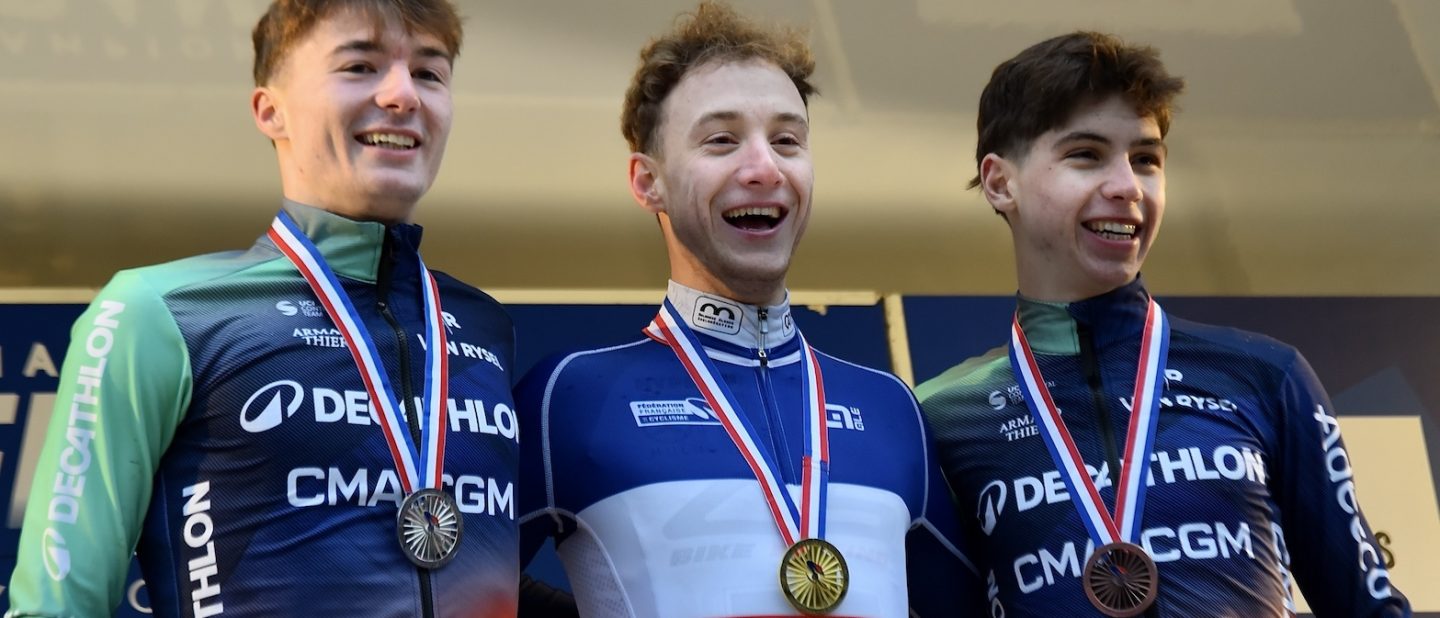 Championnats de France de cyclo-cross (U23 H) - Romain Debord devant les D�cathlon CGA CGM