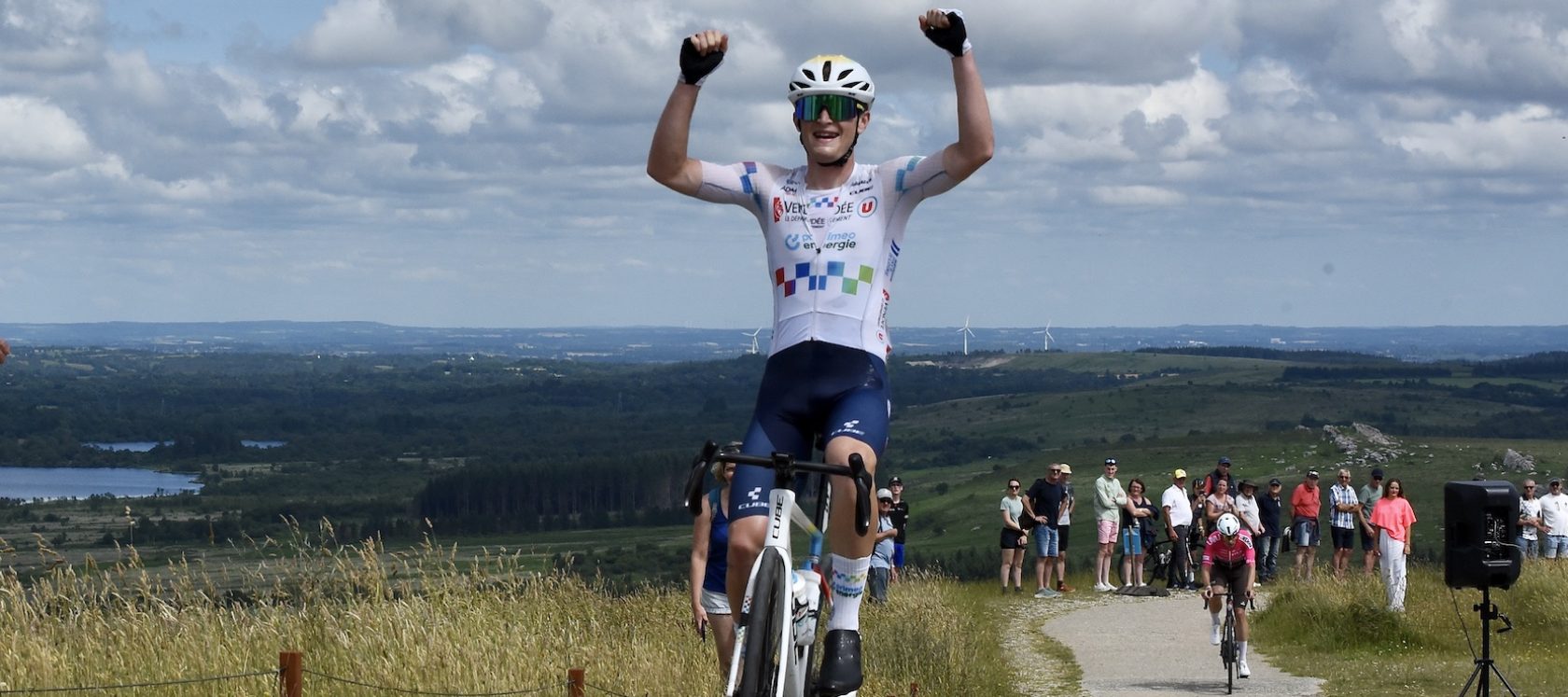 La Sportbreizh Elite 2026. Alex Doltaire seul au haut de Brasparts