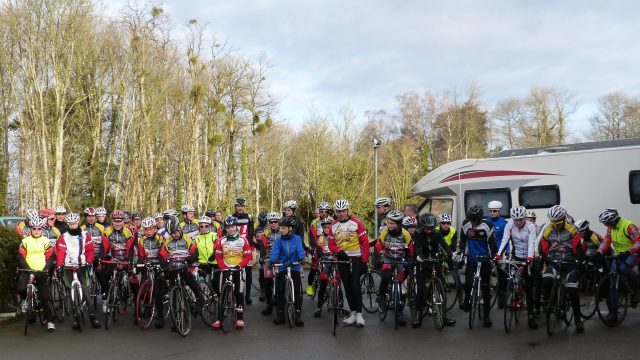 Les coureurs du COC Fougres se prparent