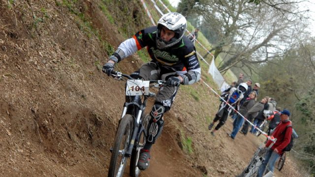 Coupe de Bretagne Descente VTT  Locmaria-Berrien (29) : les rsultats  