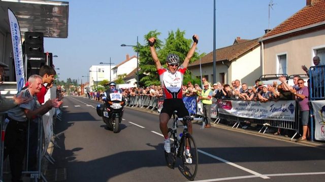 Tour de Sane et Loire : Martinez 1er leader 