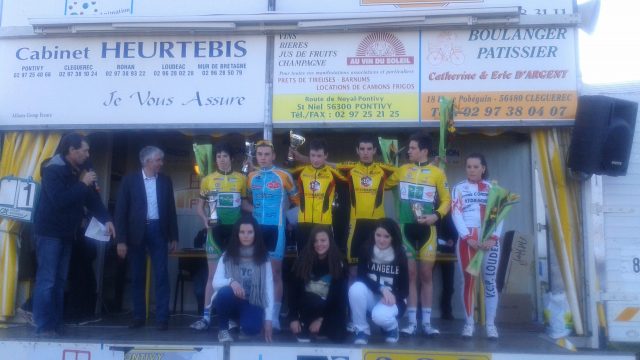 Noyal Pontivy (56): les bouquets pour Le Pennec et Guernalec 