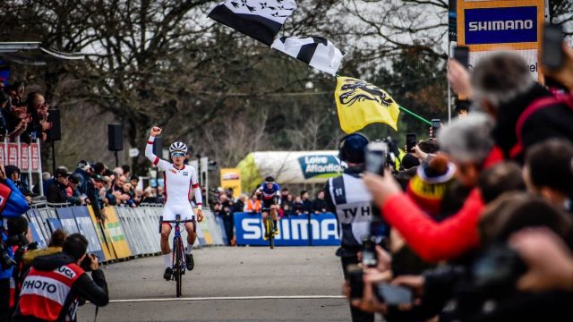 Pontchteau / Espoirs:  Pidcock devant Benoist 