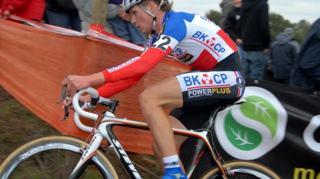 En course ou  l'entranement, je porte un casque ! 