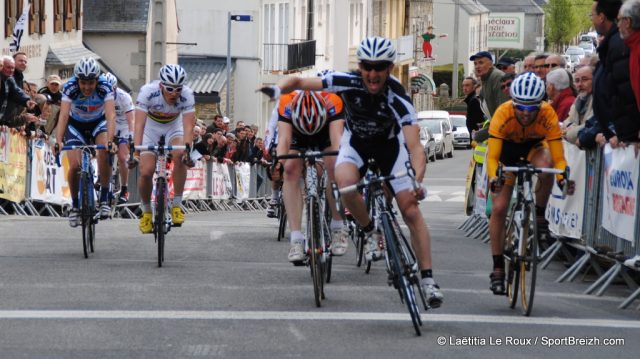 Tour du Pays de Lesneven et de la cte des Lgendes : Bret au sprint