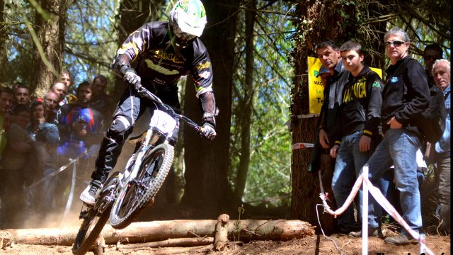 Championnat de Bretagne Descente VTT  Jugon-les-Lacs (22) : Bresset sacr