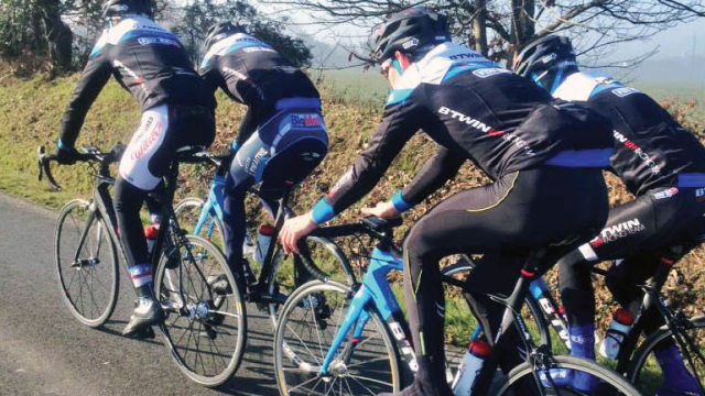 B'Twin U19 Racing Team : on roule