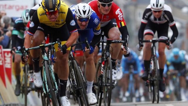 Paris-Nice #2: Groenewegen en costaud