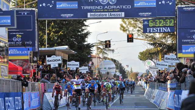 Tirreno-Adriatico - 2me tape : la giclette du Cav ! 