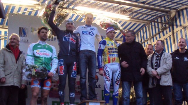 Cyclo-Cross National de Sabl-sur-Sarthe (72) : Jeannesson devant Bazin 