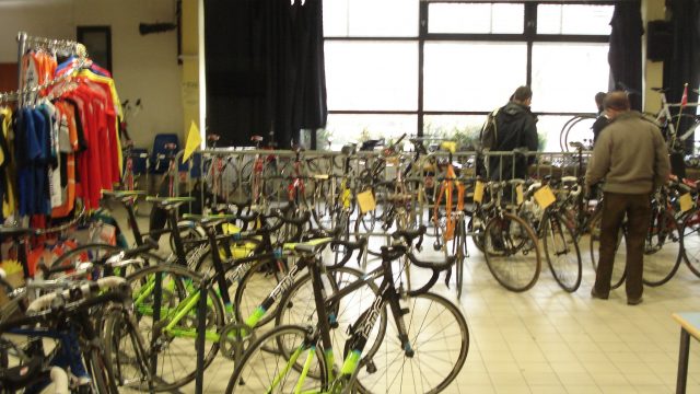 Bourse aux vlos du lyce Saint-tienne , que d'affaires !!!