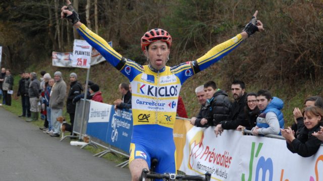 Cyclo-Cross de Saint-Donan (22) : Le Naour devant les pros