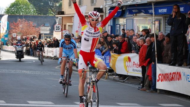 La Route de Cancaven : Le Vessier domine le Floc'h