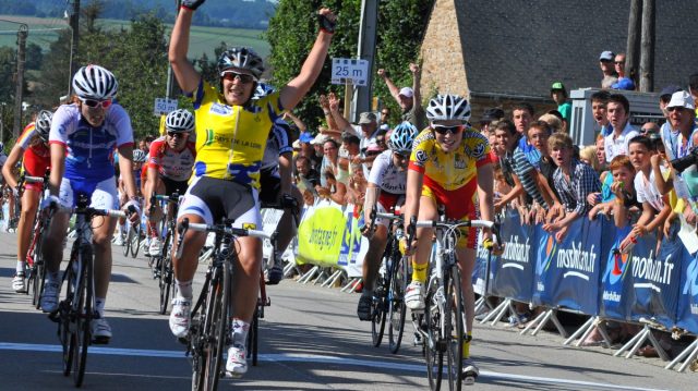 Juniors Dames : Sachet au sprint / Grard au pied du podium