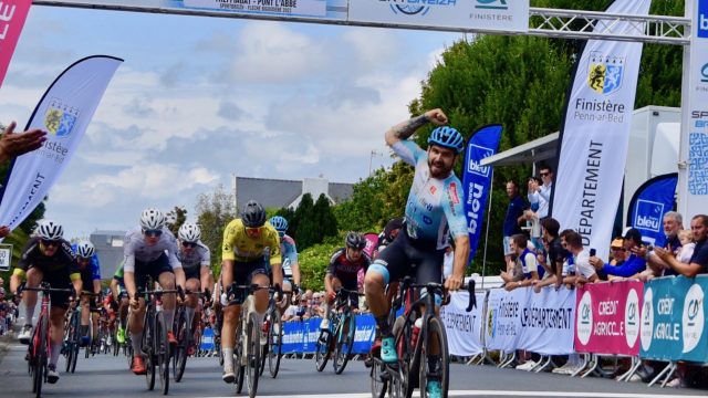 La Sportbreizh 2023-Trophe France Bleu Breizh Izel :  Levasseur l’tape,  Dauphin le gnral.