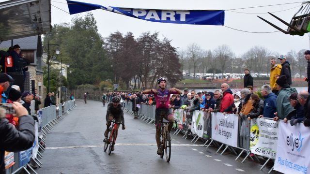 Championnats de Betagne de cyclo-cross : Clment Alleno au sprint.
