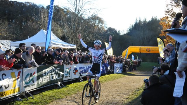 Challenge rgional de cyclo-cross seniors : Le Corre devant Gicquiau