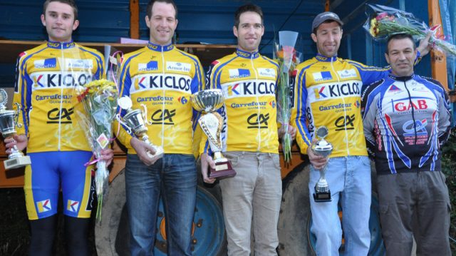 Cyclo-Cross de Pleyben (29) : Tripl Quimprois 