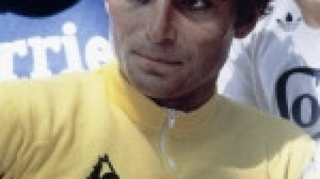 Le Coq Sportif revient sur le Tour de France en 2012. 