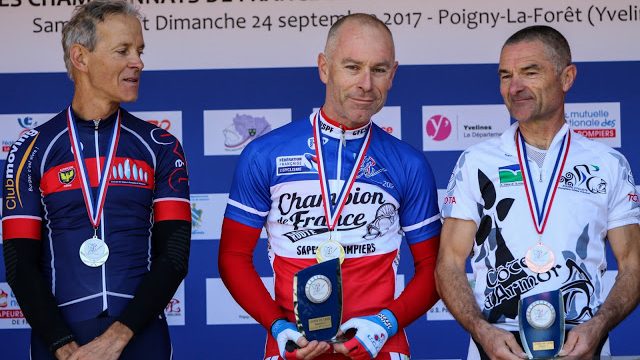 Un pompier breton en bleu-blanc-rouge