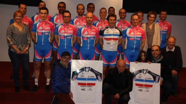 Remise de maillots  au CC Langueux