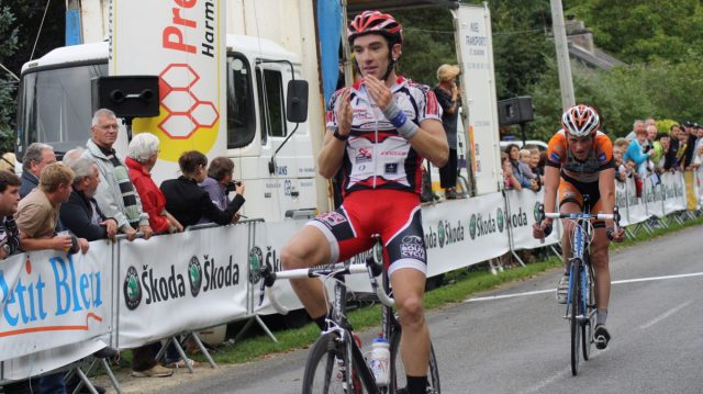 Ronde du Pays de Dinan "Souvenir Thomas Puche" : Lebreton devant Poilvet