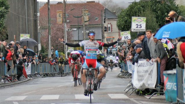 Trophe Louison Bobet :  Corvaisier au sprint 