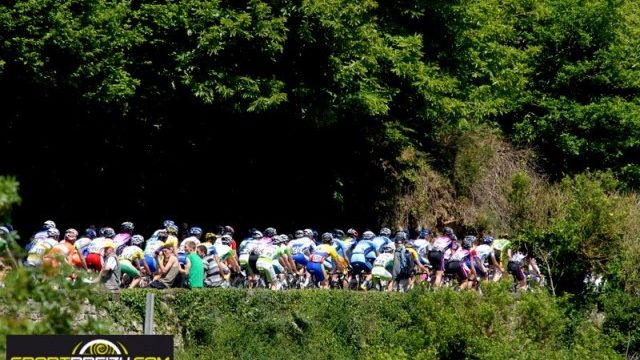 Arzano: Olivier Le Garrec (SC Bretonne) remporte  la course d'attente de la 1re tape des Routes du Scorff.