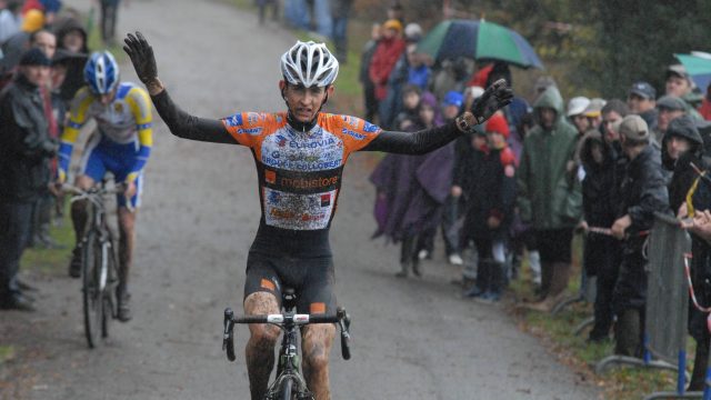 Florian Le Corre s'impose sur le cyclo-cross de Melrand (56)