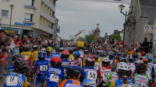 Trophe Rgionale des coles de cyclisme : la foule 