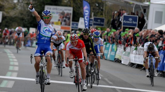 Tour du Finistre : Simon continue sa moisson