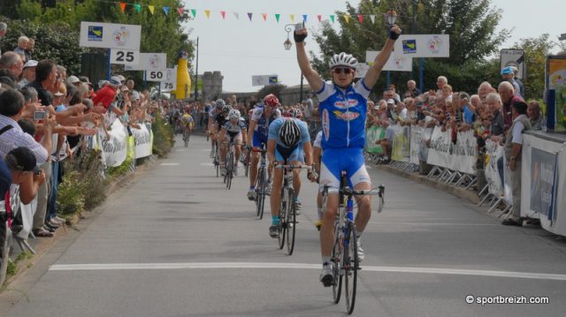 Mi-aot Bretonne tape 3: Doubl Breton  Clguer et Victoire pour Christophe Laborie