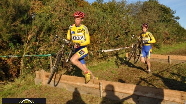 Cyclo-Cross de Loctudy (29) : Le Naour devant les Le Quau 