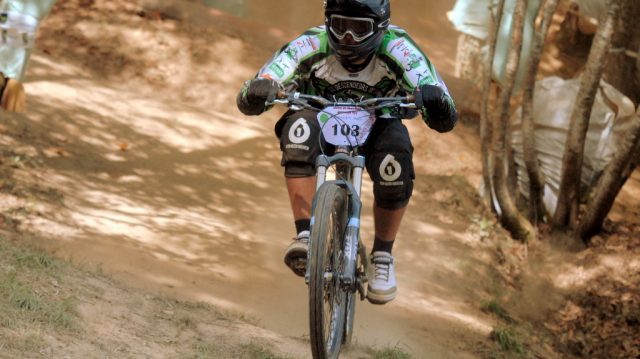 Coupe de Bretagne Descente VTT  Coray (29) : Stphan devant Badouard 