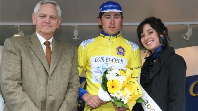 Tour du Loir et Cher: Lesschaeve devant Clain 