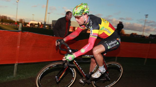 Cyclo-cross de Saint-Nicolas (Belgique) : Nys passe la 12e / Mourey 4e  