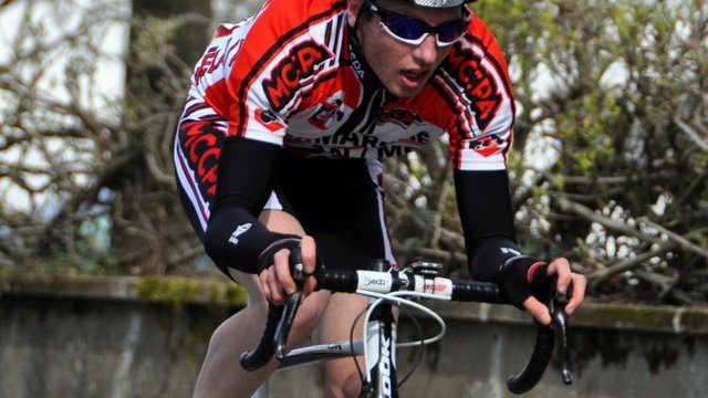 Nivinou  Hennebont Cyclisme, Janvier au BIC 2000