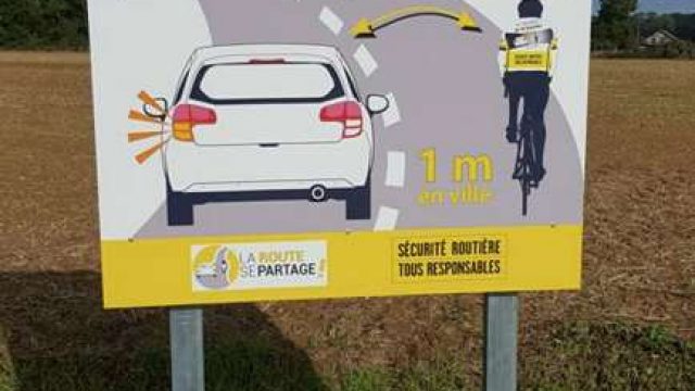 La Route Se Partage et les "Panneaux Mobiles" dans le  35