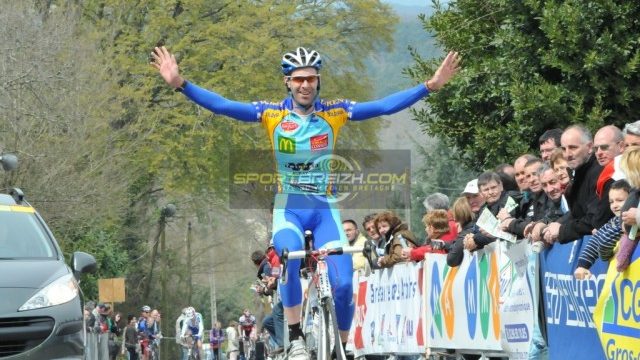 Saint-Marie de Redon (35): Payen devant les coureurs de l'US Saint-Herblain 