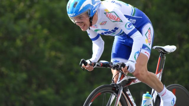 Boucles de la Mayenne : Poux 1er leader 