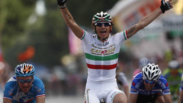 Tour d'Italie: Pozzato devant Voeckler et Pineau 